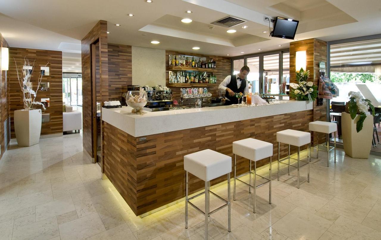 Ferretti Family Hotel Madison - Cattolica Exterior photo