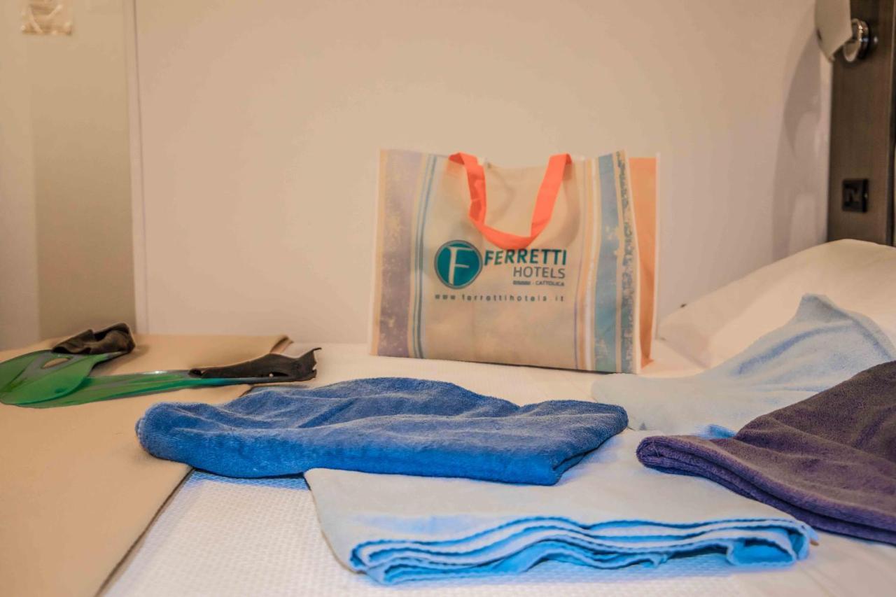 Ferretti Family Hotel Madison - Cattolica Exterior photo